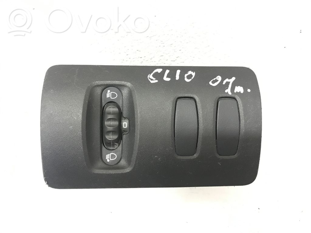 Renault Clio III Headlight level height control switch 