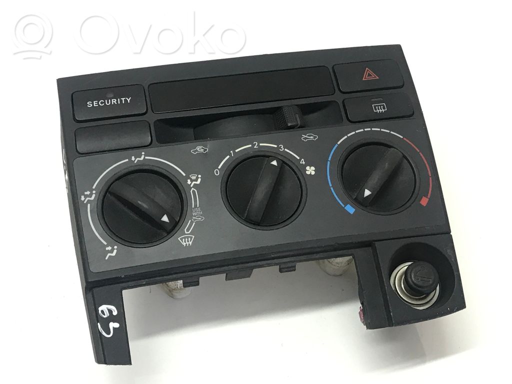 Toyota Corolla Verso E121 Climate control unit 
