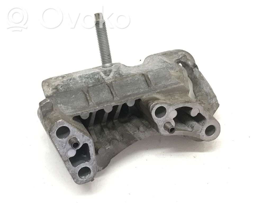Ford Mondeo MK IV Engine mounting bracket 