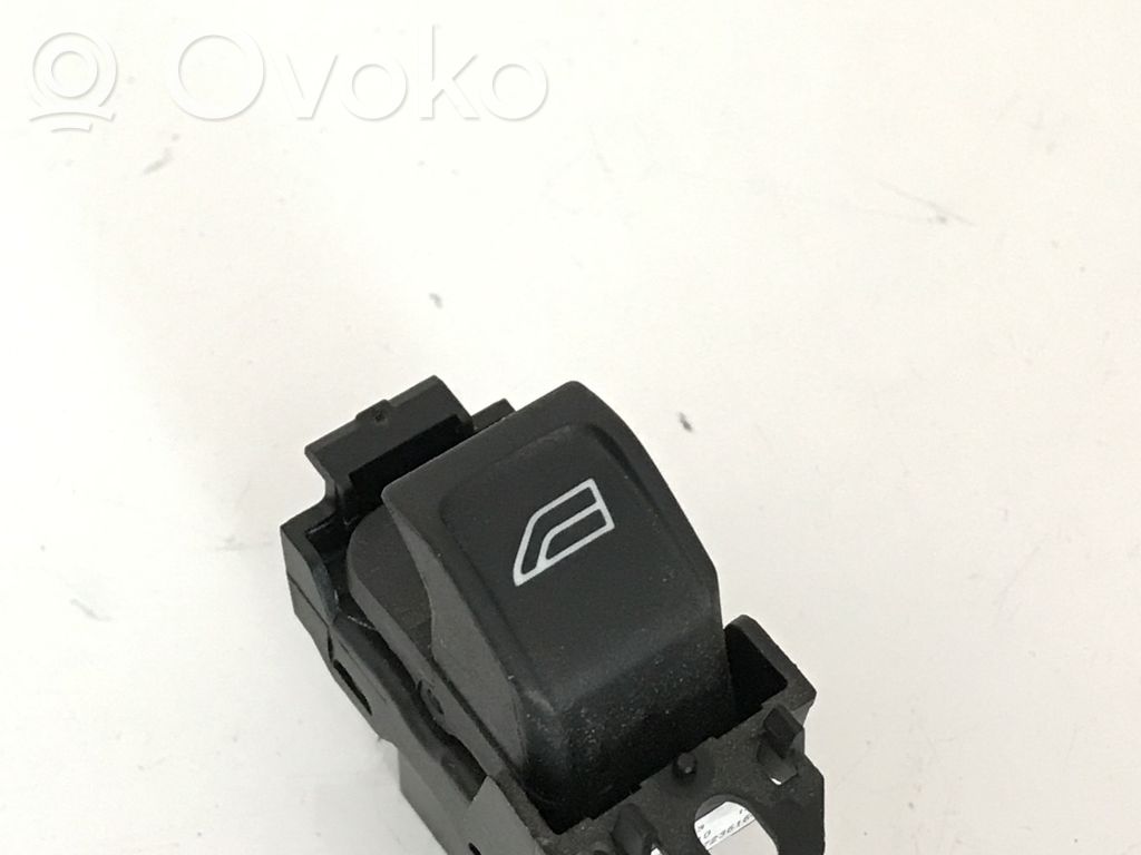 Volvo V70 Electric window control switch 