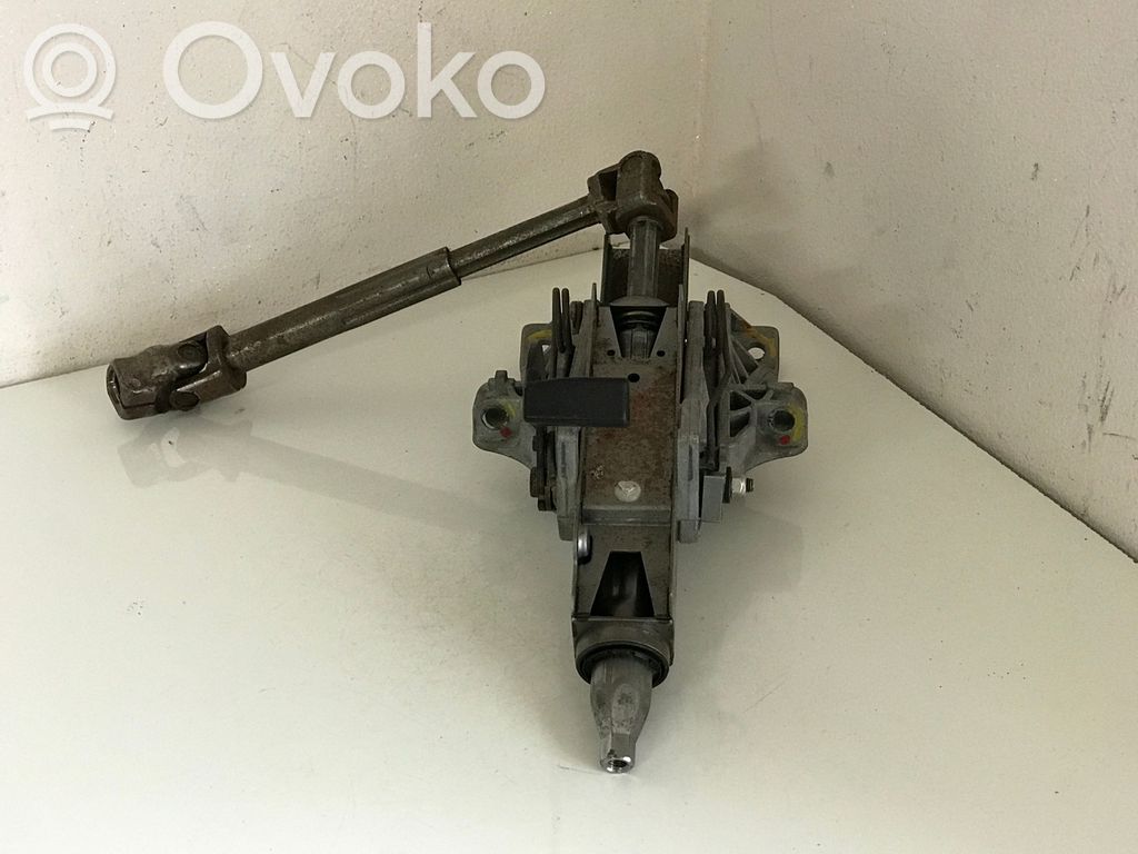 Volvo V50 Steering wheel axle 