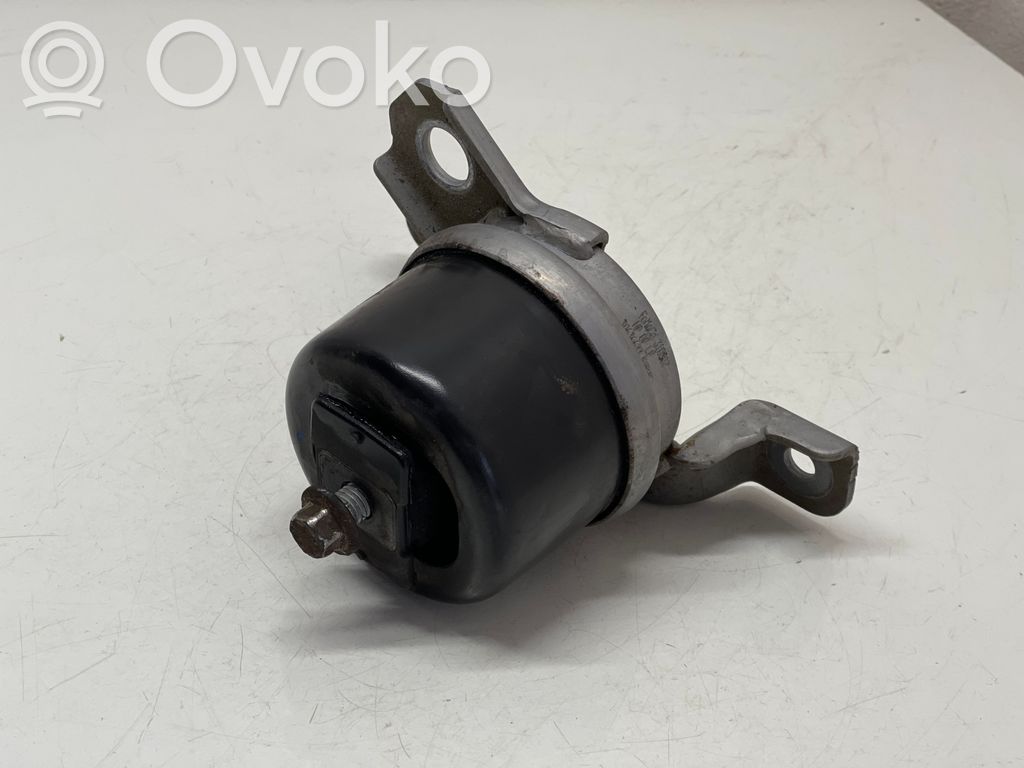 Volvo V70 Engine mount bracket 