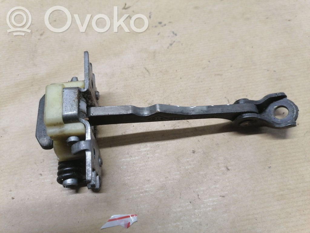 Renault Twingo II Etuoven pidätin 