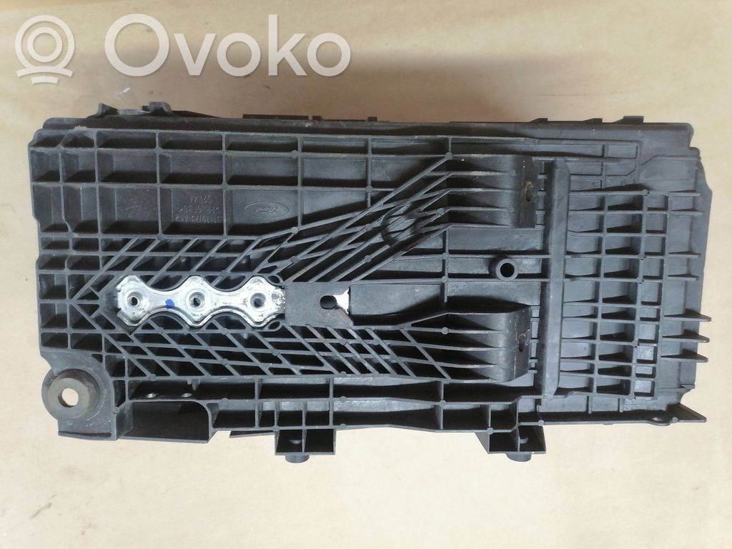 Ford S-MAX Akkulaatikon alusta 