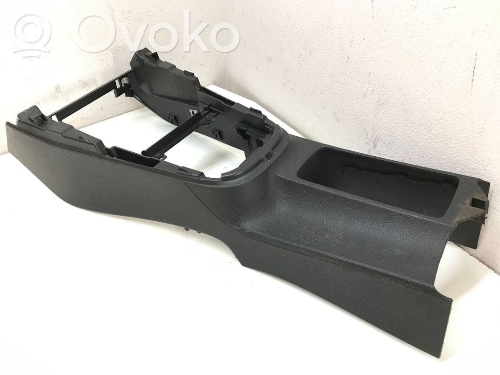 Volkswagen Golf VI Center console 