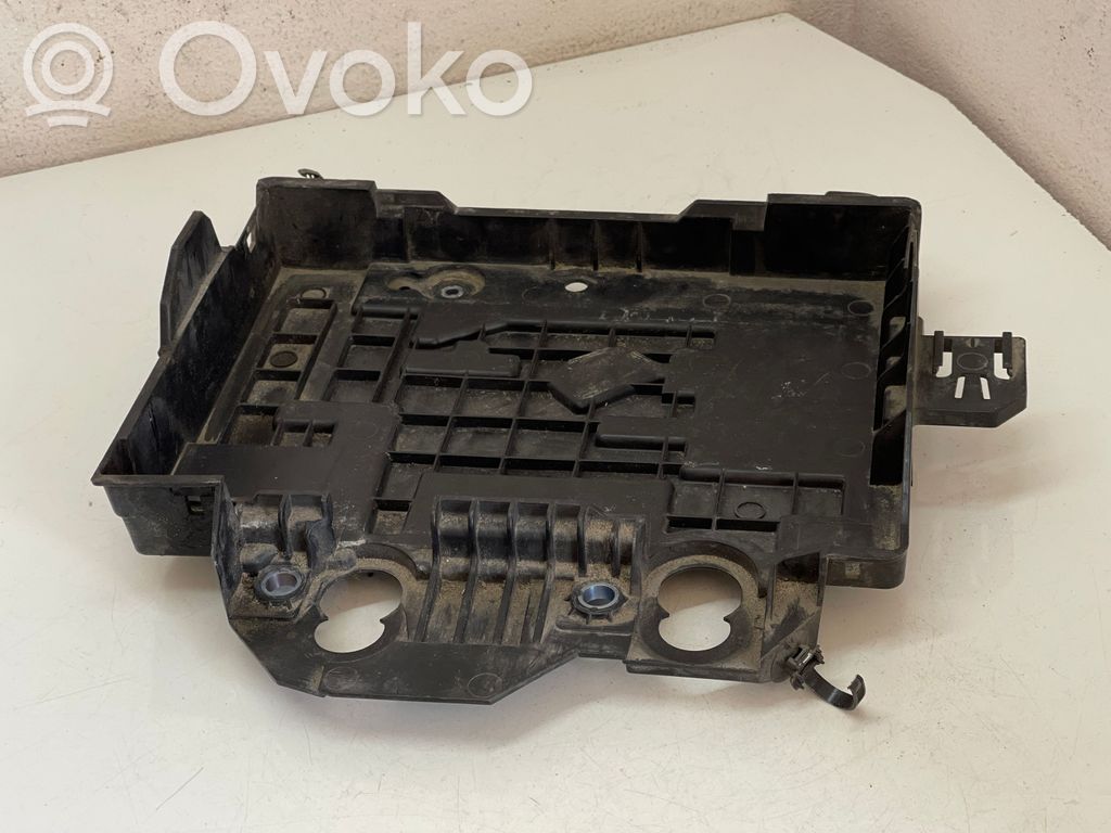 Renault Clio III Battery tray 