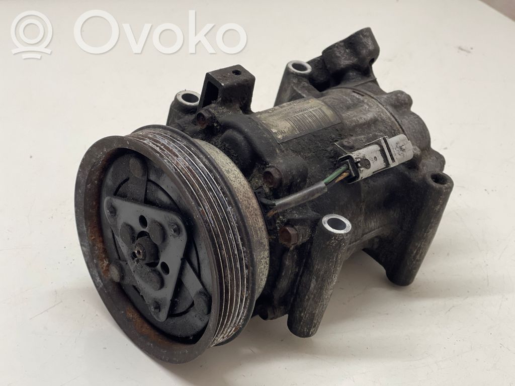 Renault Clio III Air conditioning (A/C) compressor (pump) 