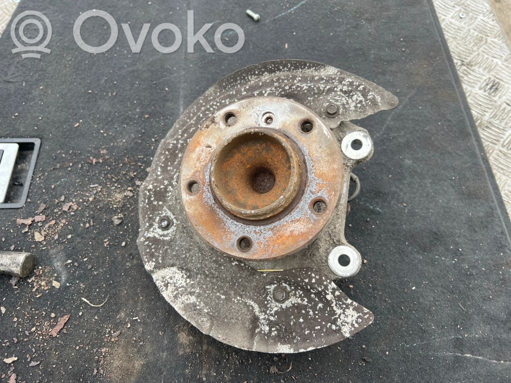 Front wheel hub   6764443,12201210,NAC42100