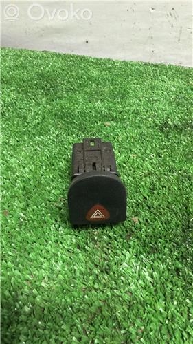 Hazard light switch   90307D