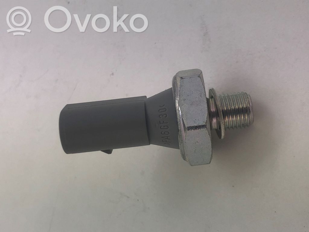 Volkswagen PASSAT B5 Oil pressure sensor 