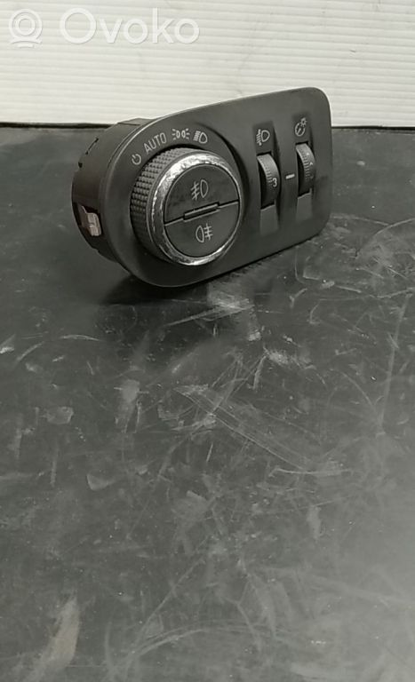 Lichtschalter   13470446,17001786