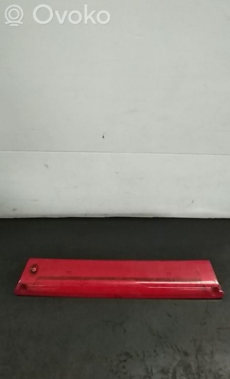 Dritte Bremsleuchte   8A6113A613AA