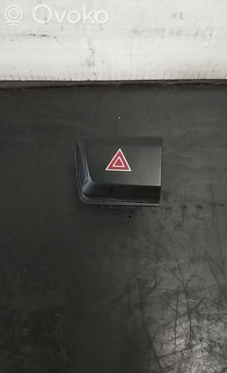 Peugeot 2008 I Przycisk świateł awaryjnych 