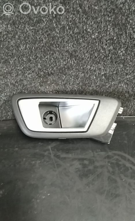 Manecilla interna puerta trasera