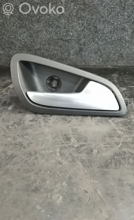 Rear door interior handle   AM51U22600