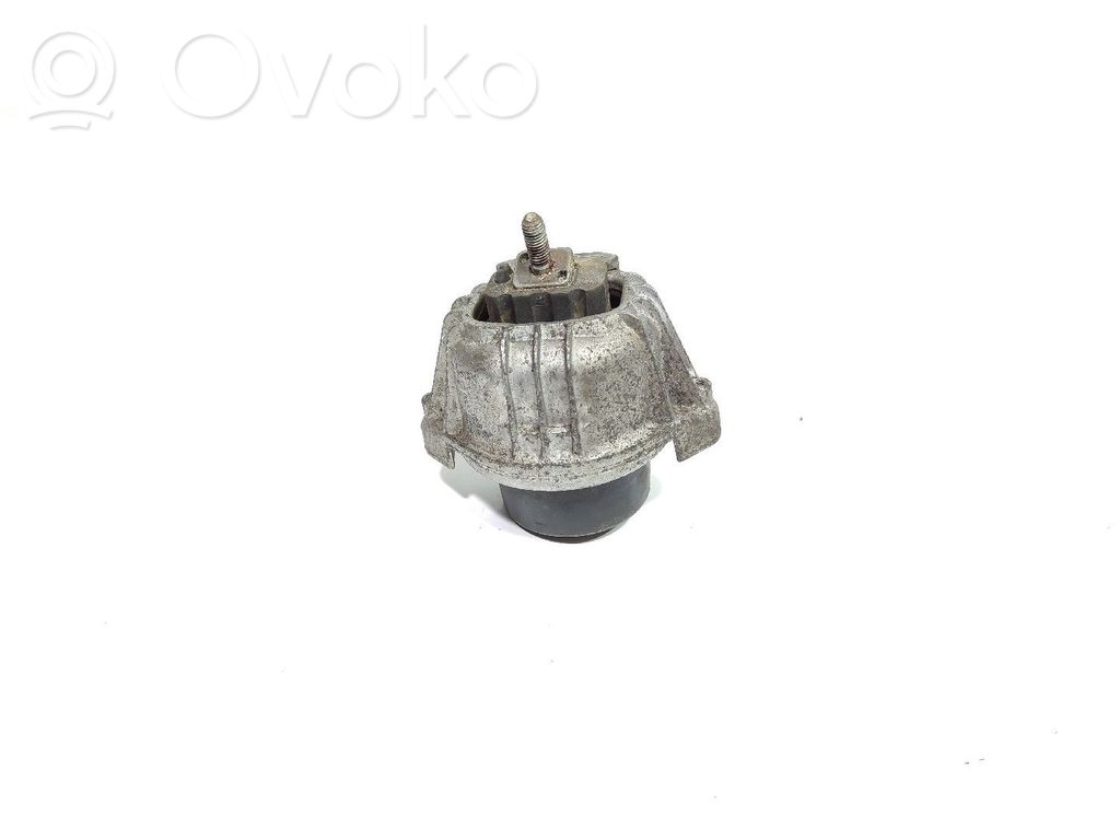 Engine mount bracket