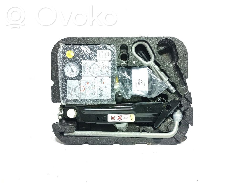 Tool set   6795816