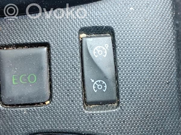 Renault Captur Cruise control switch 