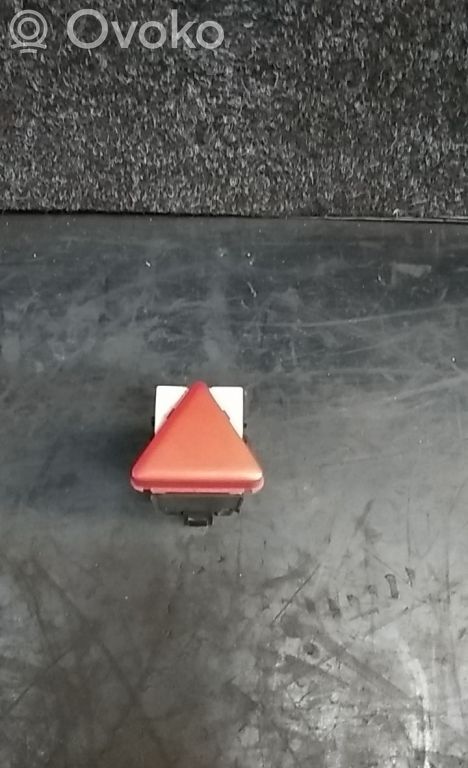 Volkswagen Golf V Hazard light switch 