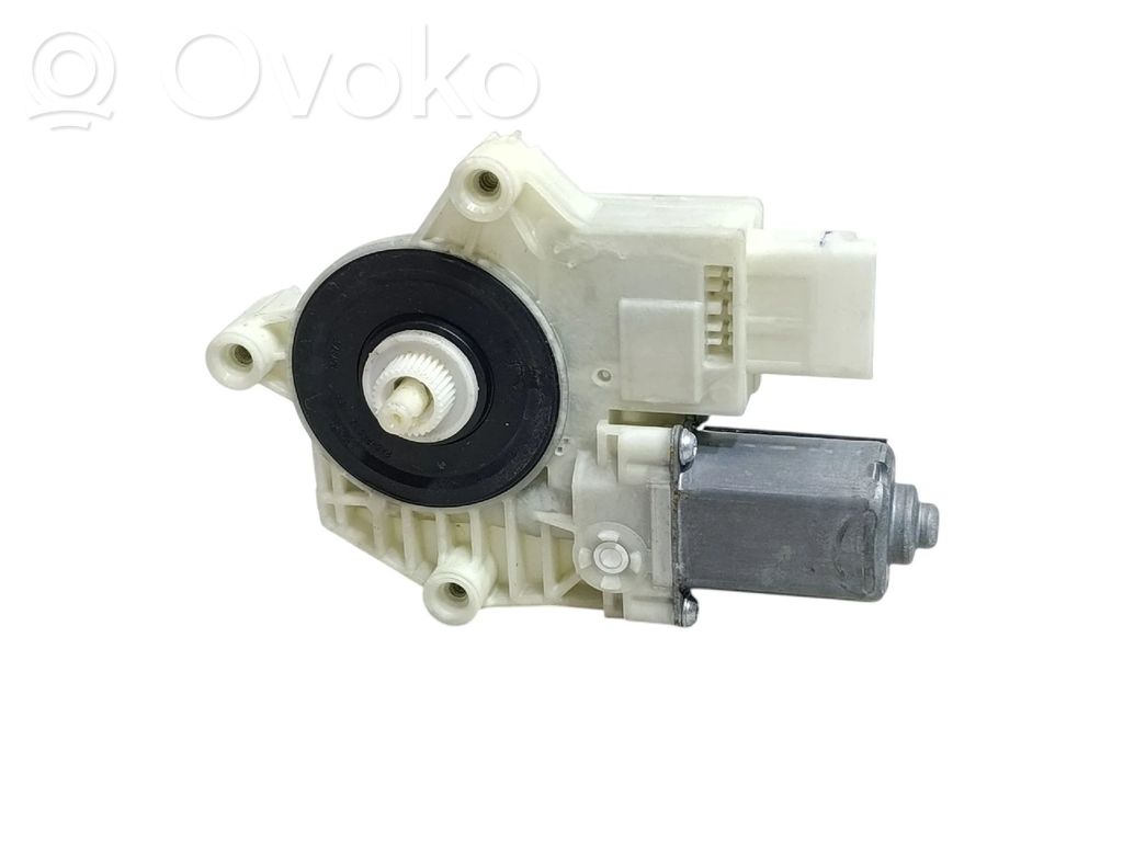 Motor del regulador de la ventanilla de la puerta delantera   E11421100