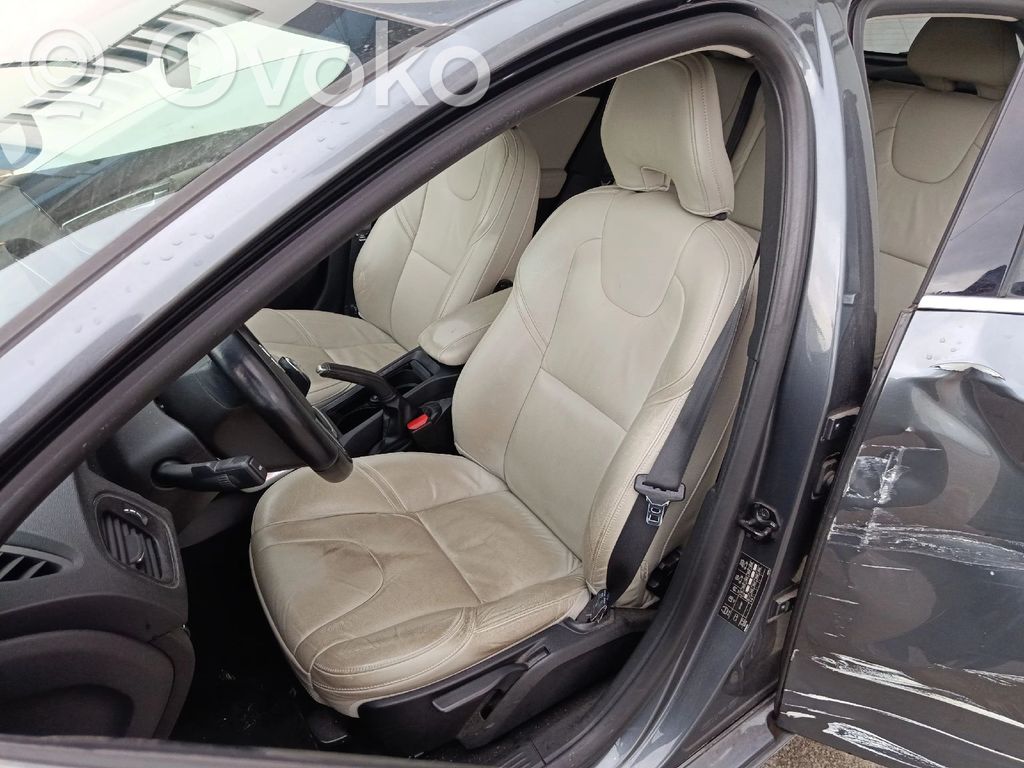Volvo V40 Seat set 