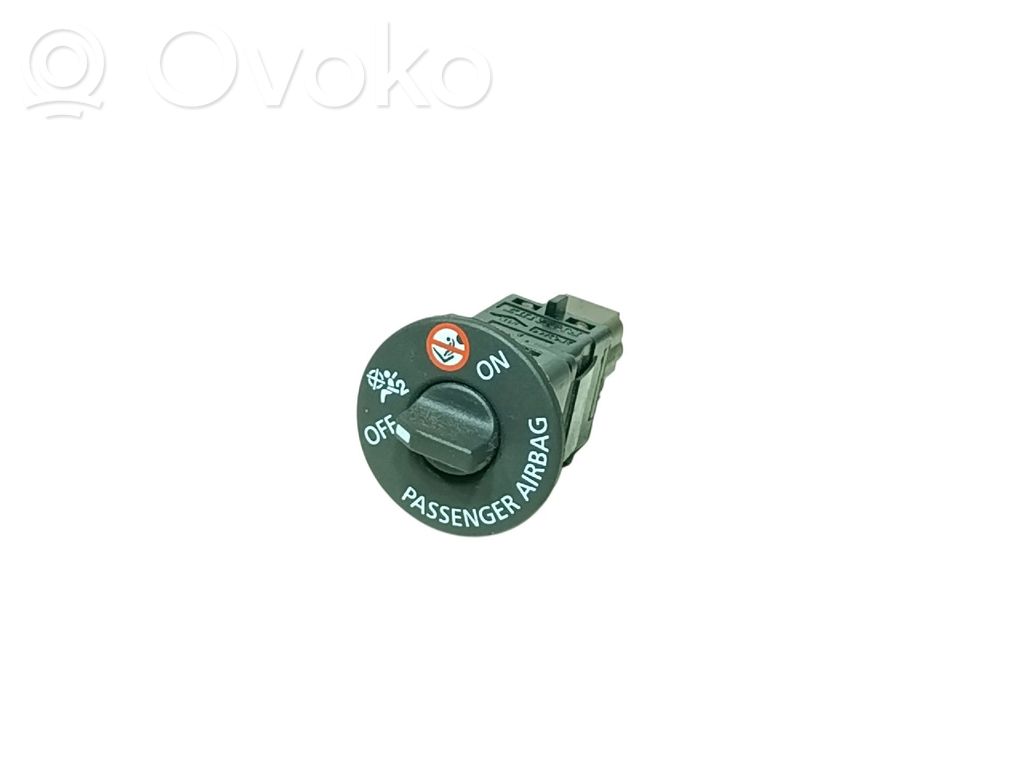 Renault Megane IV Passenger airbag on/off switch 