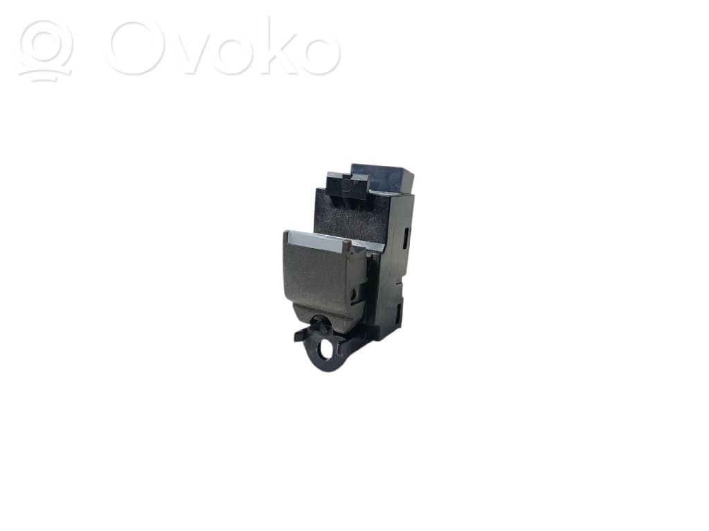 Electric window control switch   BJ3214717AB