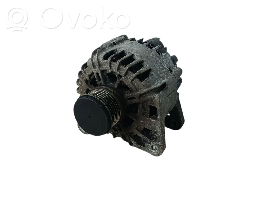 Renault Clio IV Ģenerators 