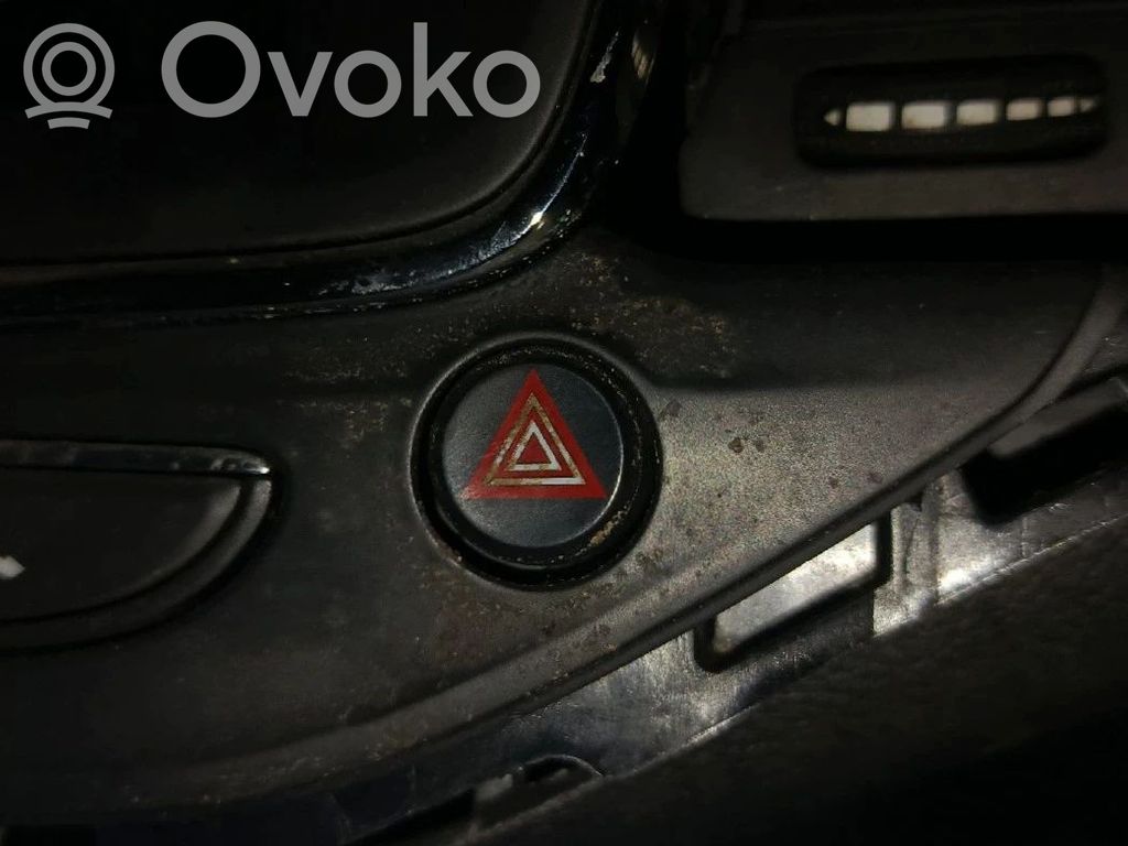 Opel Astra K Interruttore luci di emergenza 