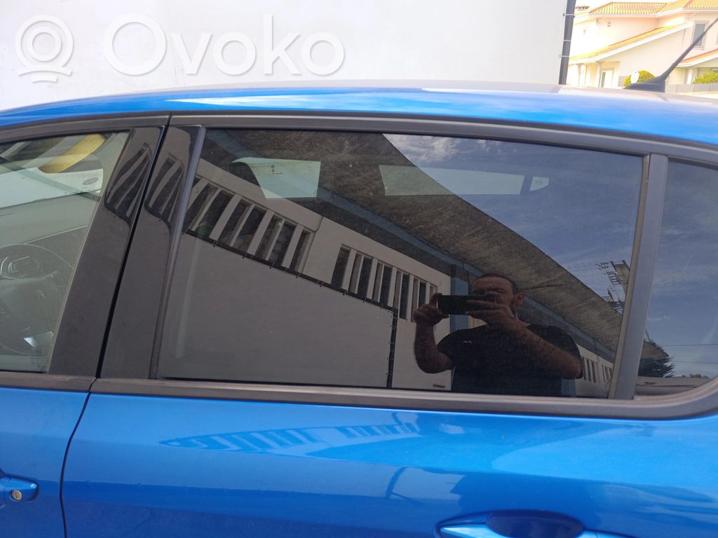 Peugeot 308 Szyba drzwi tylnych 