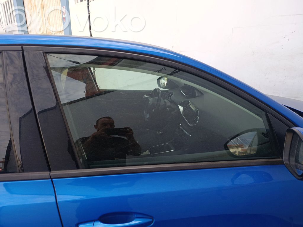 Peugeot 308 Szyba drzwi przednich
