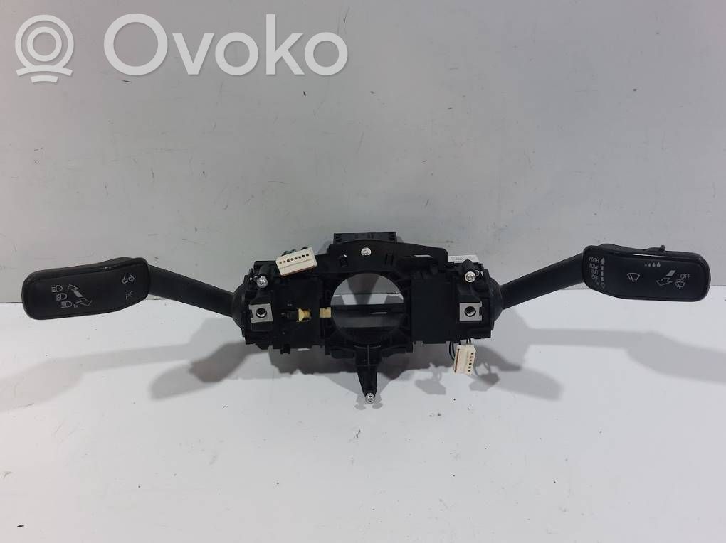 Volkswagen Caddy Interruptor/palanca de limpiador de luz de giro 