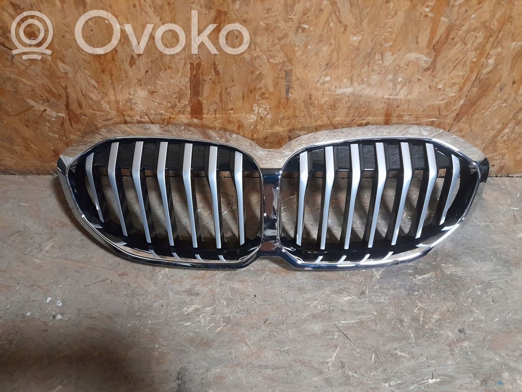 BMW 1 F40 Maskownica / Grill / Atrapa górna chłodnicy 