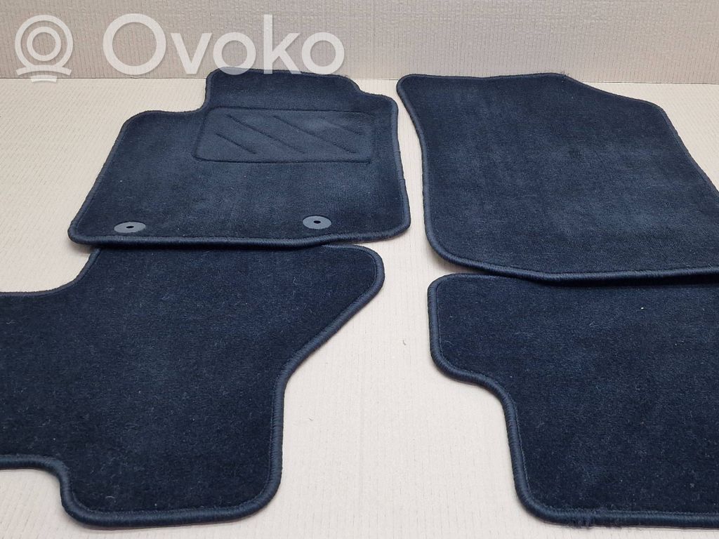 Car floor mat set