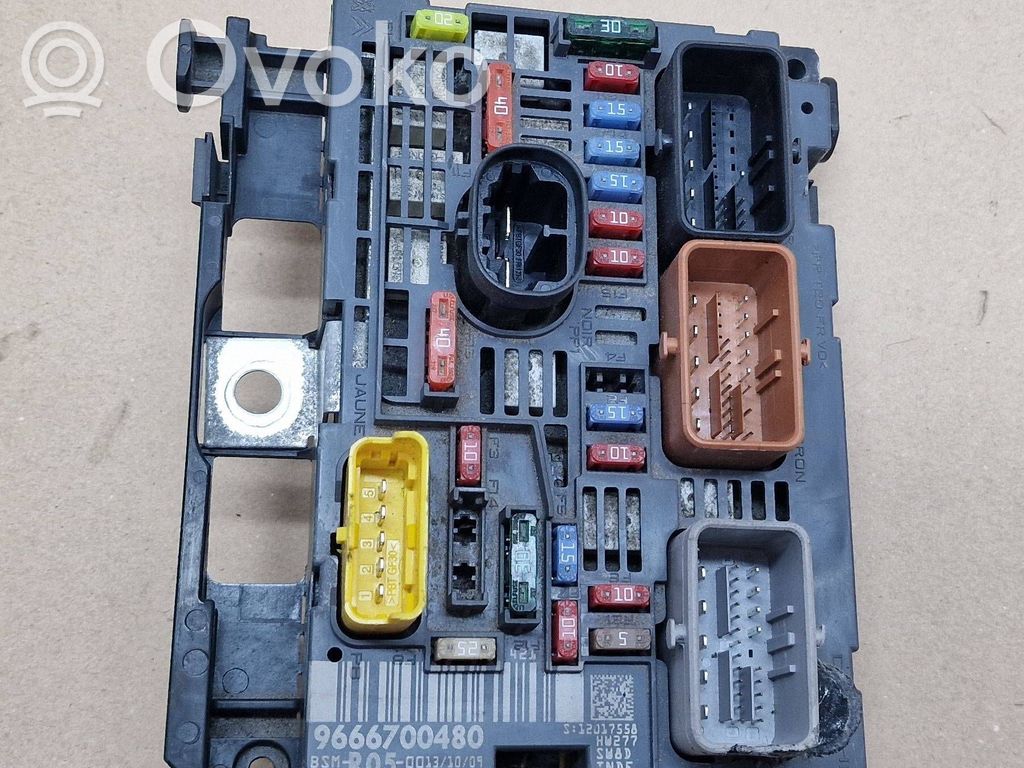 Peugeot 308 SW  Fuse module 