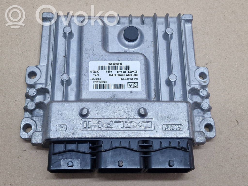 Peugeot 5008 Engine control unit/module 