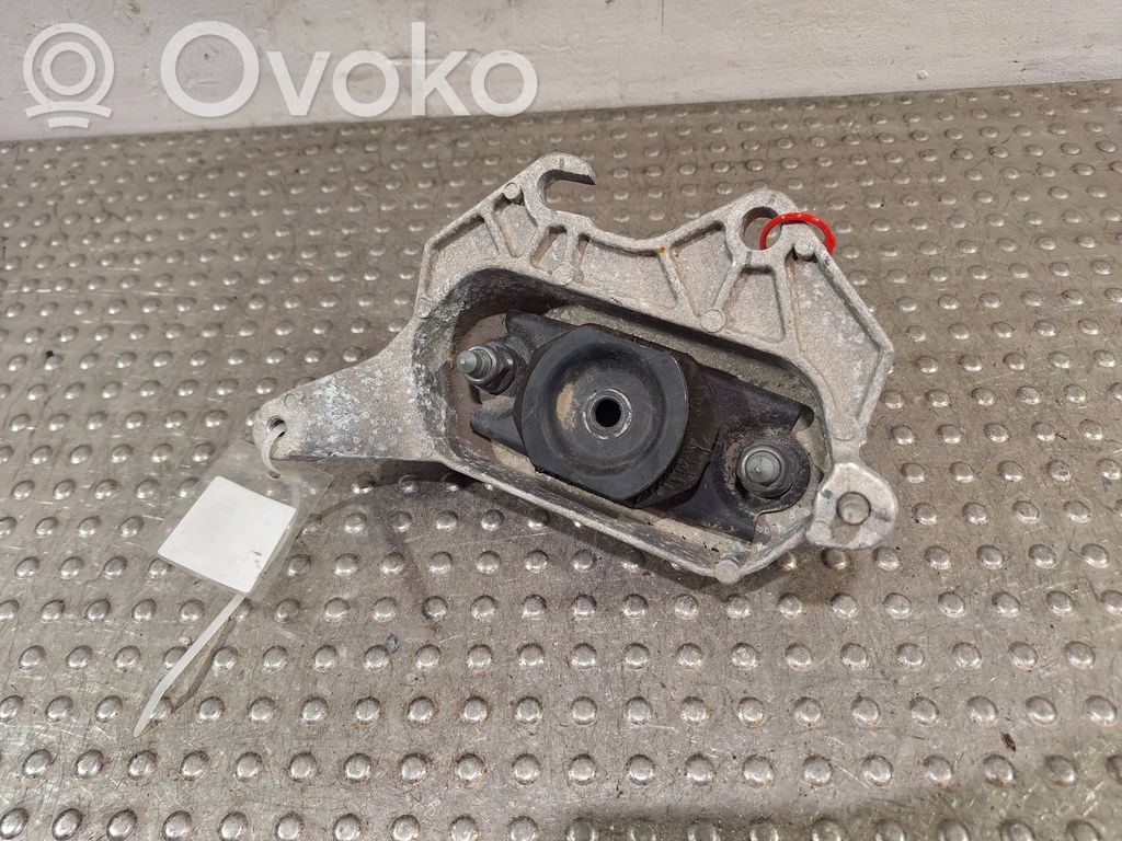 Dacia Sandero III Gearbox mounting bracket 