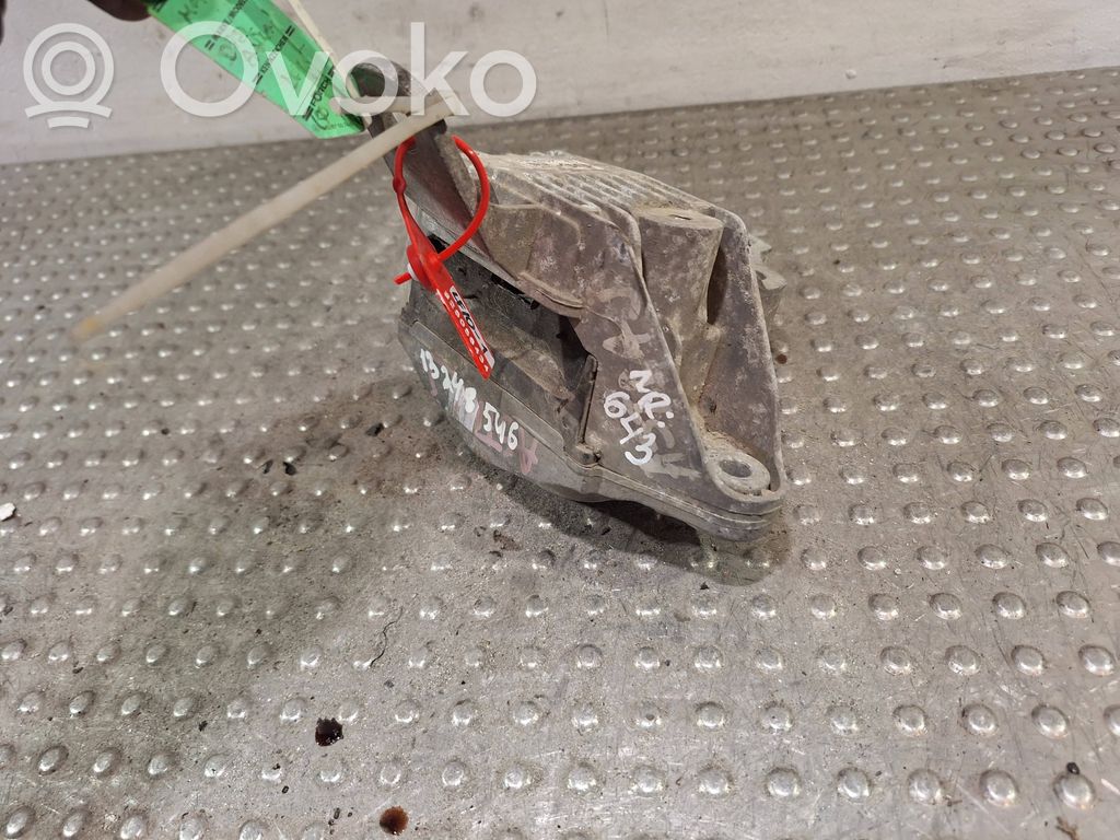 Engine mounting bracket   S25056434,13248546