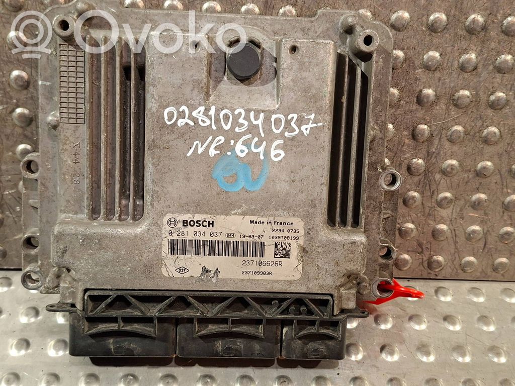 Renault Trafic III (X82) Engine control unit/module 