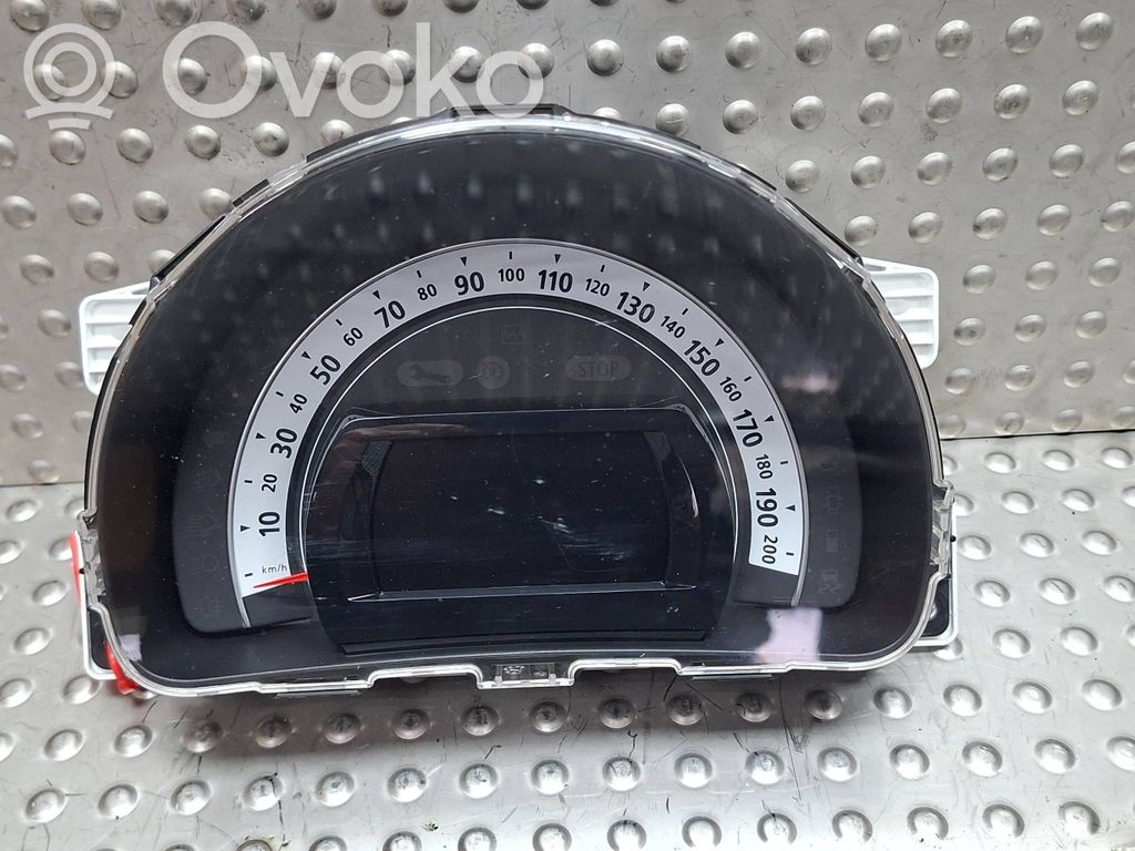 Renault Twingo III Geschwindigkeitsmesser Cockpit 