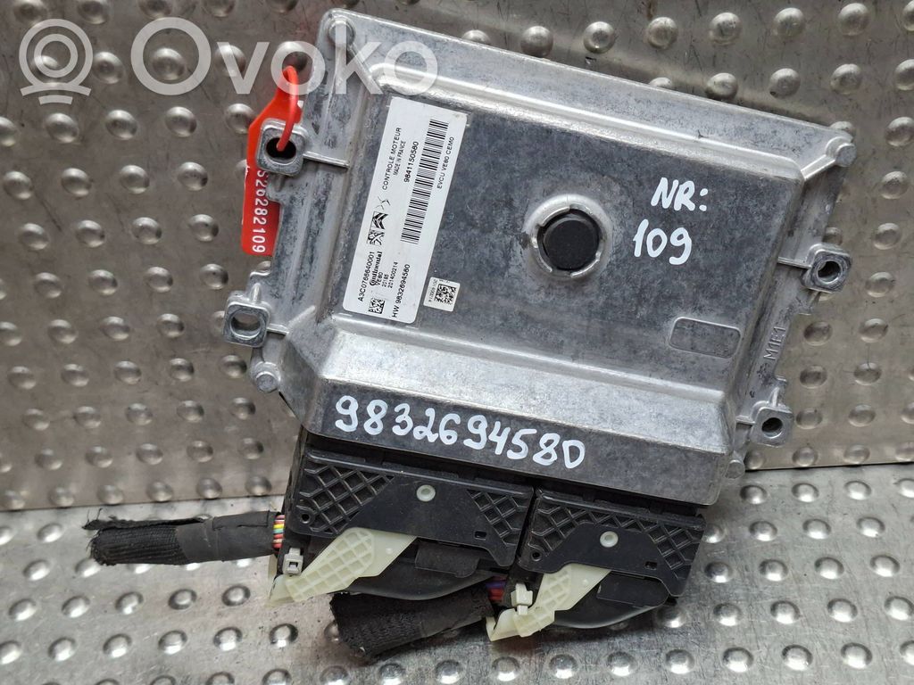 Peugeot 208 II Engine control unit/module 