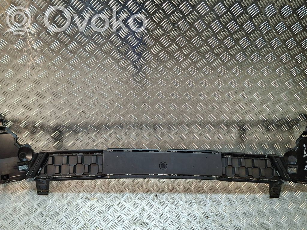 Renault Megane IV Grotelės apatinės (trijų dalių) 