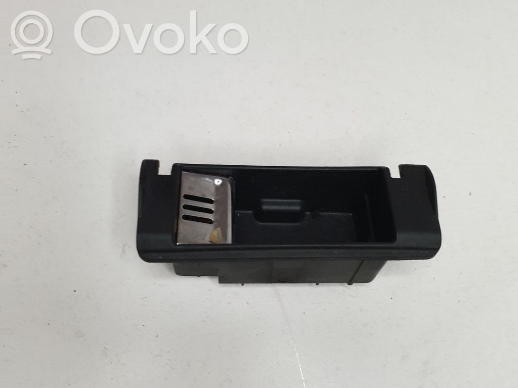 Audi Q7 4L Aschenbecher 