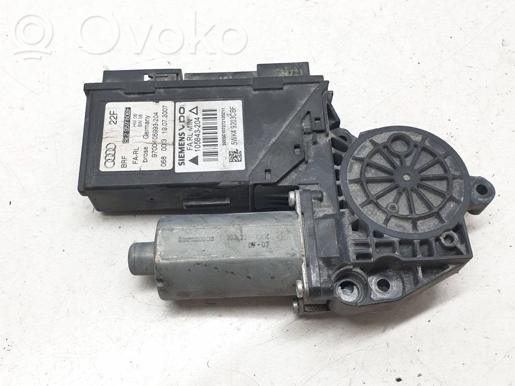 Audi A4 S4 B7 8E 8H Silnik regulatora szyby drzwi przednich 