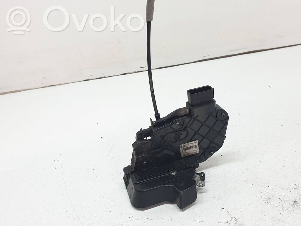 Ford S-MAX Takaoven lukko 