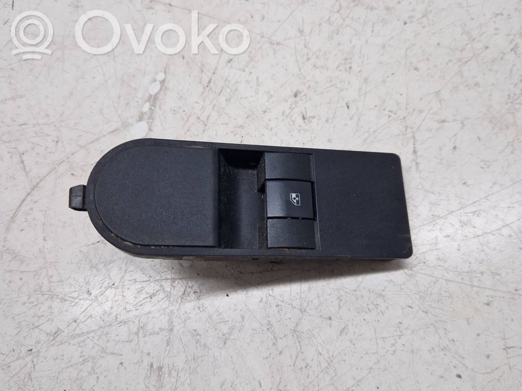 Opel Zafira B Przyciski szyb 