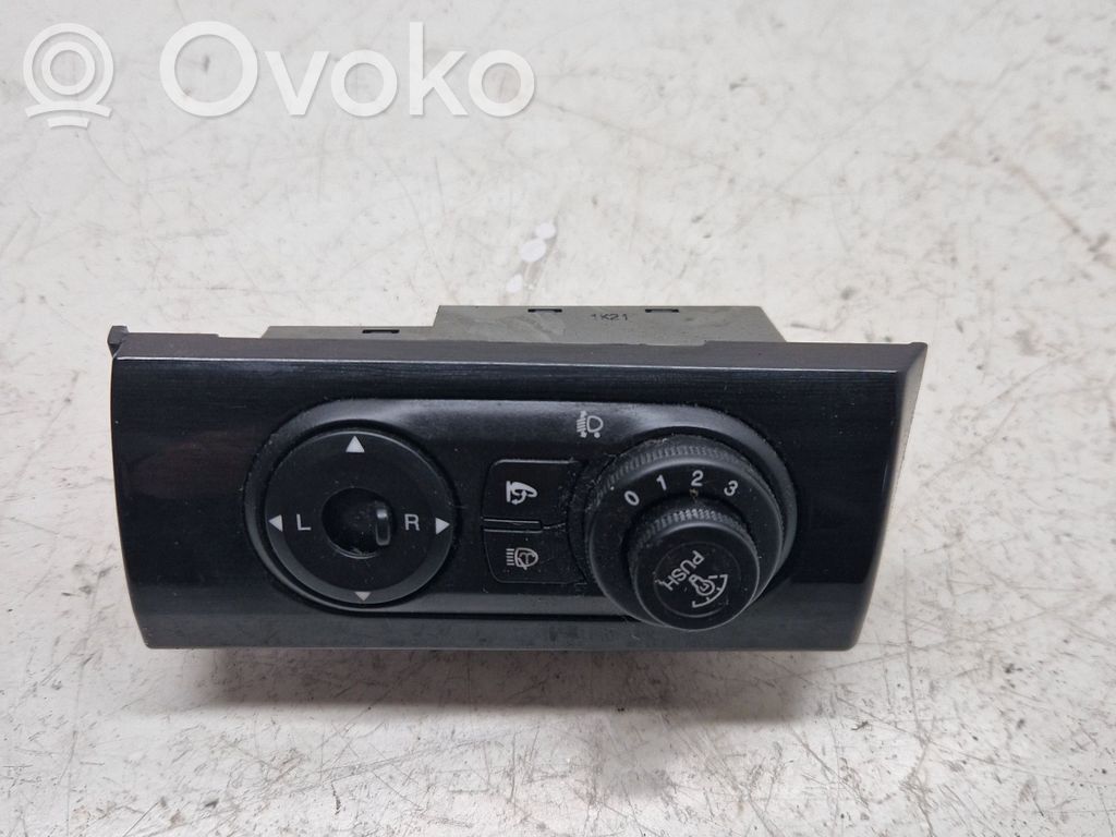 Wing mirror switch