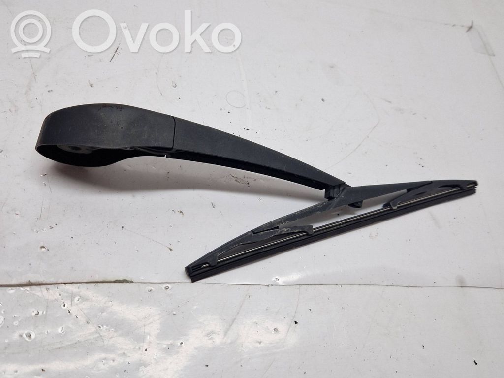 Ford Focus Rear wiper blade arm 