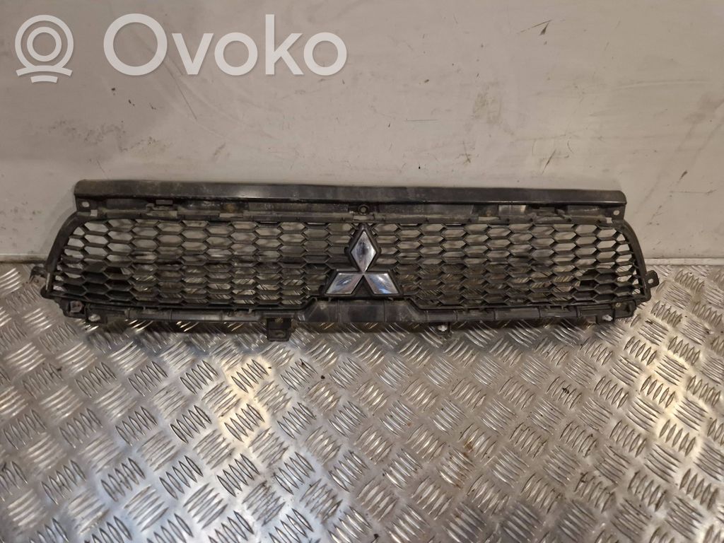 Mitsubishi Outlander Front bumper upper radiator grill 