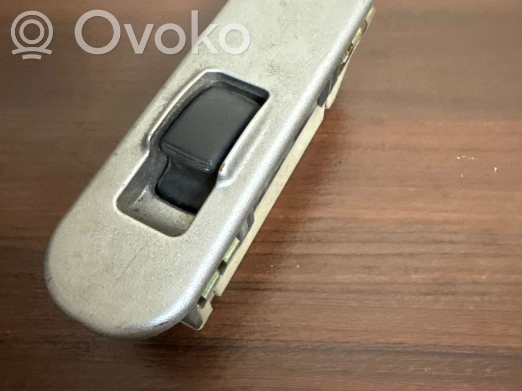 Mitsubishi L200 Electric window control switch 